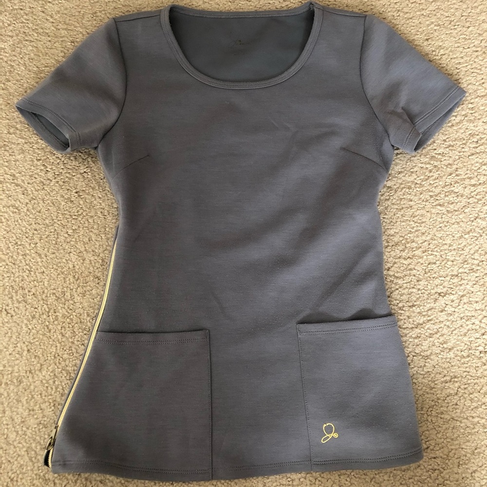 Jaanuu Scrub Top